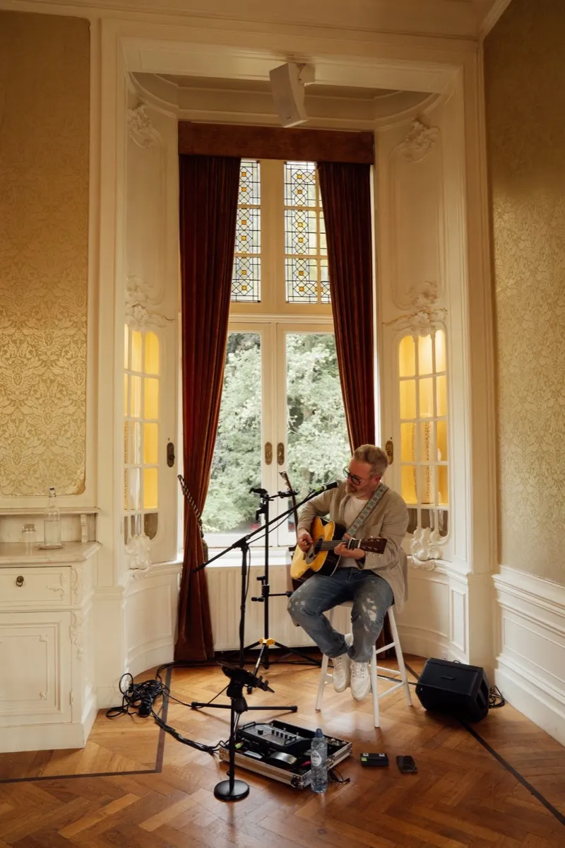 Ed Struijlaart speelt op een bruiloft